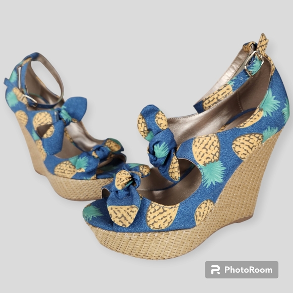 Qupid Pin-up, Retired "BluePineapple" Wedge Sandals size 6.5 NWOT - Picture 1 of 11
